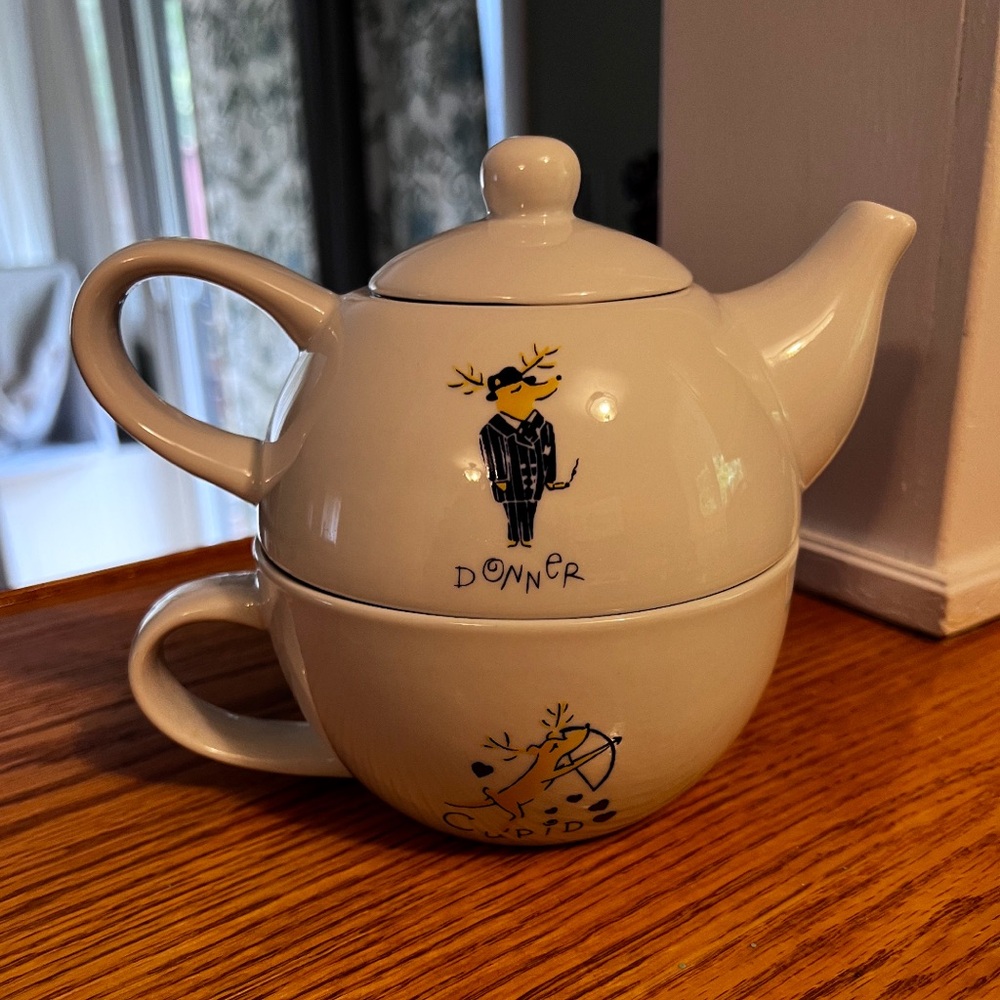 Discontinued pottery barn tea pot for one Donner & Cupid